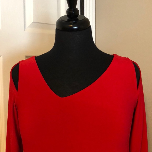 Asymmetrical cut out shoulder Tunic - Picture 3 of 3